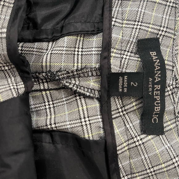Banana Republic Avery Pant.  Checkered.  Size 2. - Picture 3 of 5